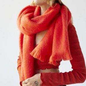 Urban outfitters Danni nubby blanket scarf, new!!